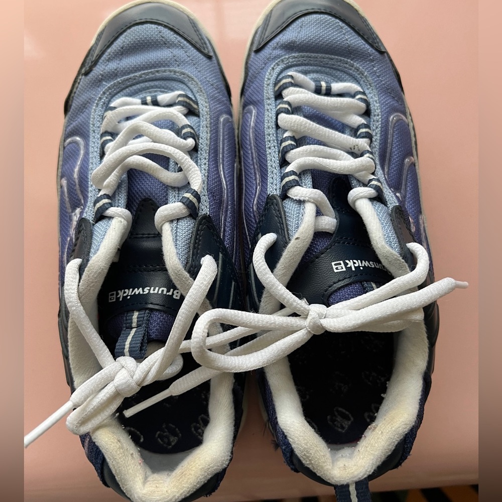 Brunswick Bowling Shoes Size 6.5